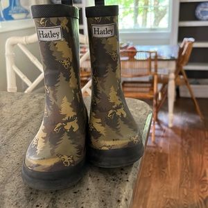 Hatley boots worn only handful of times size 11 (little kids)